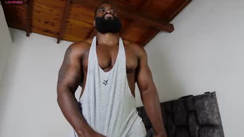 Snapshot of james_bbcmuscle chatting on June 22, 11:24 pm James BBC online show from June 22, 11:24 pm