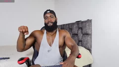 Snapshot of james_bbcmuscle chatting on June 24, 7:13 pm James BBC online show from June 24, 7:13 pm