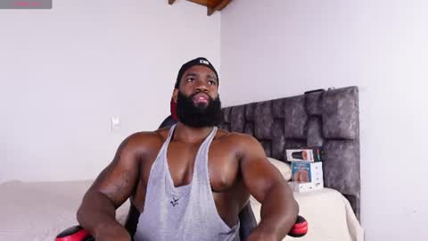 Snapshot of james_bbcmuscle chatting on July 15, 11:43 pm James BBC online show from July 15, 11:43 pm