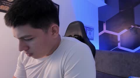 james_cr online show from September 24, 2:59 am