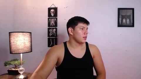 james_cr online show from November 17, 11:43 pm