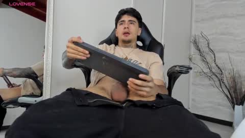 jamesdekker online show from October 29, 4:15 am