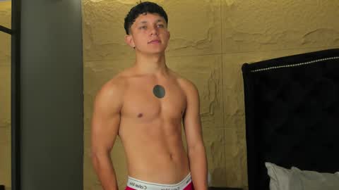 jamesgolden_ online show from December 18, 10:54 am