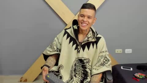 Snapshot of jamesinked_ chatting on December 19, 2:35 pm Jamesinked online show from December 19, 2:35 pm