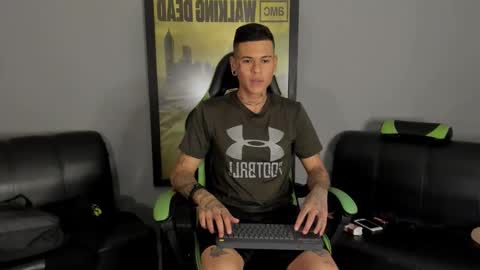 Snapshot of jamesinked_ chatting on December 21, 5:03 am Jamesinked online show from December 21, 5:03 am