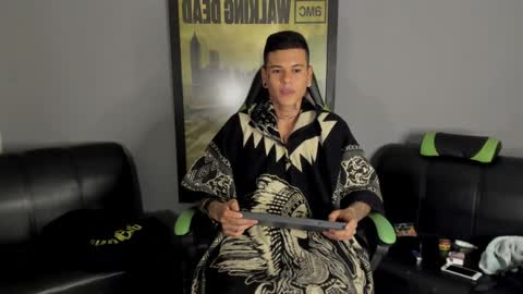 Snapshot of jamesinked_ chatting on December 30, 4:31 am Jamesinked online show from December 30, 4:31 am