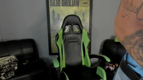 Snapshot of jamesinked_ chatting on December 30, 4:19 pm Jamesinked online show from December 30, 4:19 pm