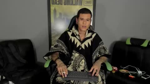 Snapshot of jamesinked_ chatting on February 5, 1:58 am Jamesinked online show from February 5, 1:58 am