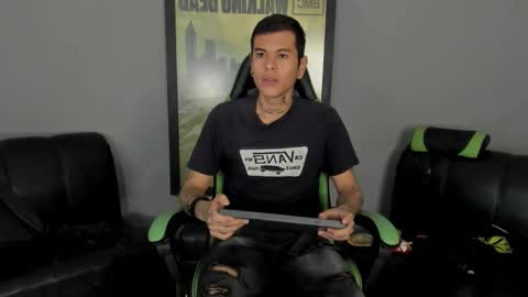 Snapshot of jamesinked_ chatting on February 9, 6:26 pm Jamesinked online show from February 9, 6:26 pm