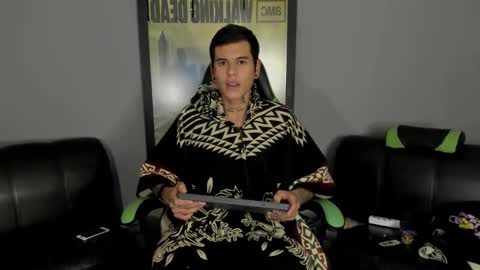 Snapshot of jamesinked_ chatting on March 9, 3:32 am Jamesinked online show from March 9, 3:32 am