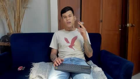 Snapshot of jamesinked_ chatting on November 23, 12:32 am Jamesinked online show from November 23, 12:32 am