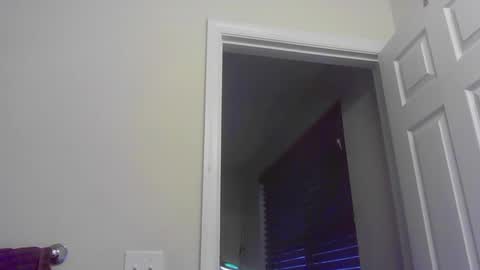 Snapshot of jamesjewels chatting on February 6, 1:54 pm jamesjewels online show from February 6, 1:54 pm