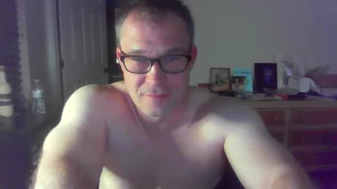 Snapshot of jamesjewels chatting on November 5, 2:22 am jamesjewels online show from November 5, 2:22 am