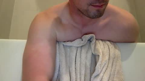 jamesnewtron online show from April 7, 3:07 am