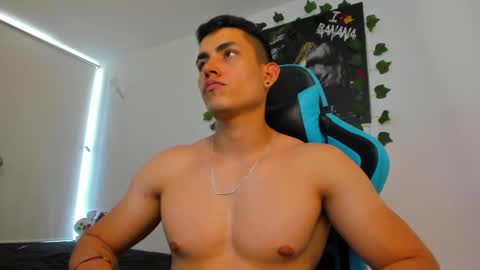 Jamess hott online show from December 13, 5:54 pm