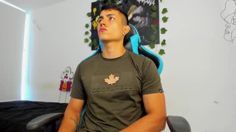 Jamess hott online show from January 8, 1:20 pm