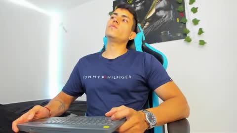 Jamess hott online show from January 17, 1:13 pm