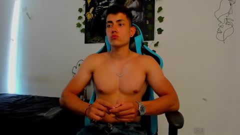 Jamess hott online show from January 28, 5:46 pm