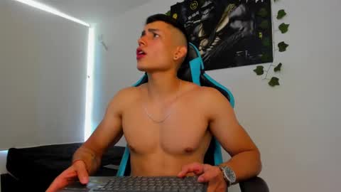 Jamess hott online show from January 30, 3:08 pm