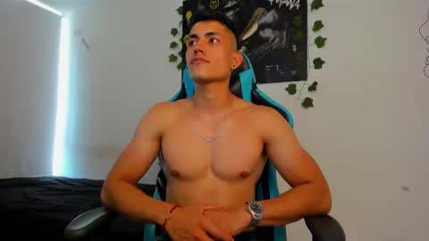 Jamess hott online show from January 31, 6:36 pm