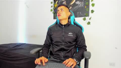 Jamess hott online show from February 4, 2:10 pm