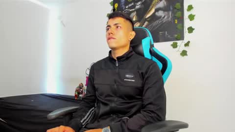 Jamess hott online show from February 5, 1:44 pm