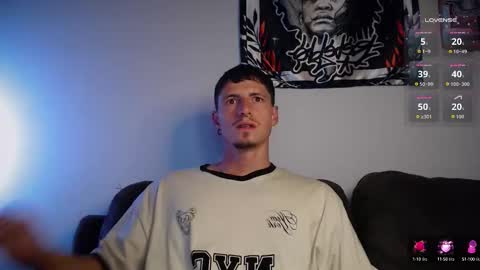 Snapshot of jamesss____ chatting on September 21, 1:51 am jamesss____ online show from September 21, 1:51 am