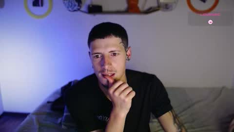 jamesss____ online show from November 16, 10:48 pm