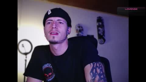 jamesss____ online show from November 30, 9:30 pm