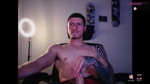 jamesss____ online show from December 3, 5:15 am
