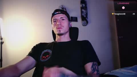 jamesss____ online show from December 4, 3:38 am