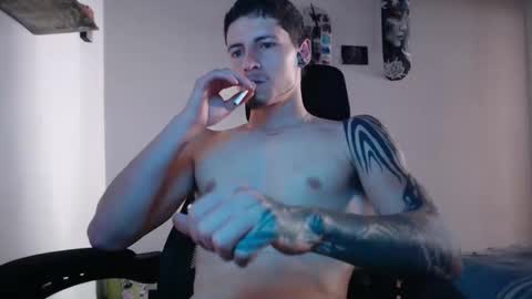 jamesss____ online show from December 15, 5:28 pm