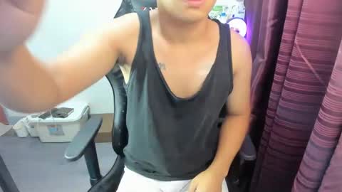 Snapshot of jamesthebigcockxxx chatting on January 2, 3:48 am jamesthebigcockxxx online show from January 2, 3:48 am