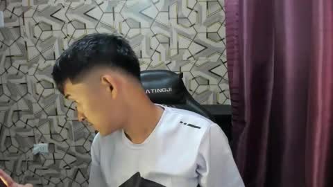 Snapshot of jamesthebigcockxxx chatting on September 12, 9:53 am jamesthebigcockxxx online show from September 12, 9:53 am