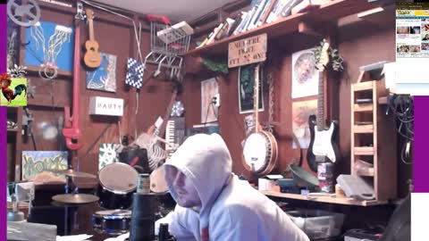 Snapshot of jameswebbscope chatting on November 9, 2:15 pm Jameswebbscope online show from November 9, 2:15 pm