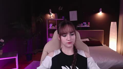 Snapshot of jamie_chung chatting on November 4, 9:08 am jamie_chung online show from November 4, 9:08 am