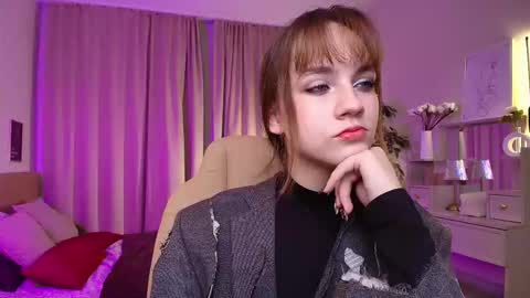 jamie_chung online show from December 4, 1:15 am