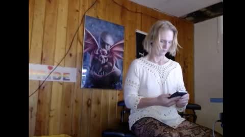 Jamie Bottoms online show from December 19, 2:02 pm