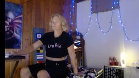 Snapshot of jamiebottoms chatting on July 20, 3:47 pm Jamie Bottoms online show from July 20, 3:47 pm