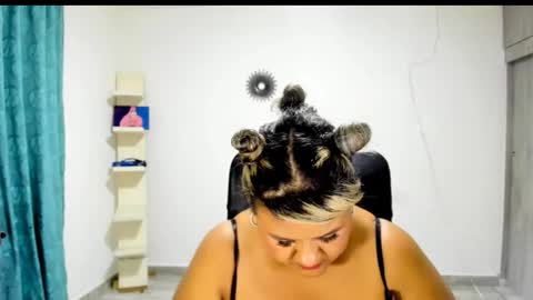 jan_milkhot online show from February 22, 5:30 am