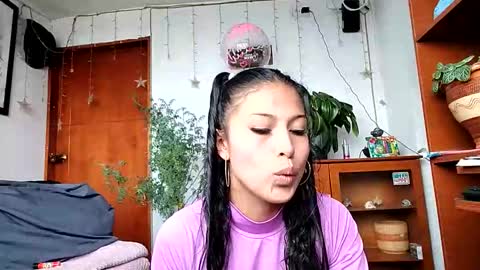 janariivera1 online show from March 25, 4:13 pm