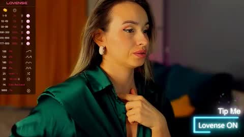 Snapshot of jane_bloempje chatting on March 12, 10:17 pm Jane and sheron online show from March 12, 10:17 pm