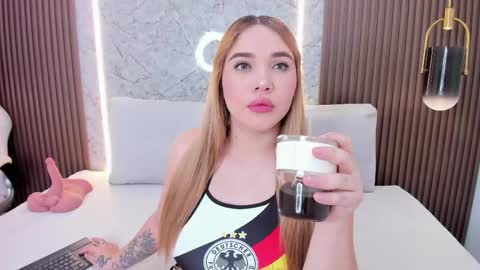 JANE CLOUDS online show from June 4, 3:01 am
