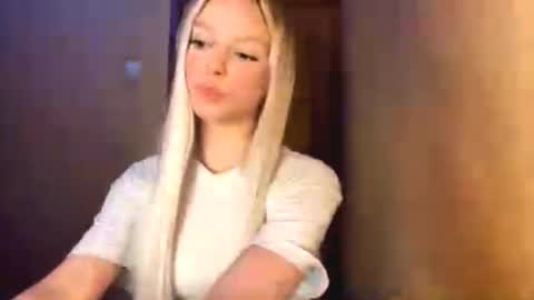 Kary online show from February 23, 8:39 pm