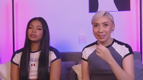 Snapshot of janehart_ chatting on December 17, 3:17 am Jane online show from December 17, 3:17 am