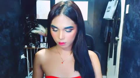 Janelarose online show from April 8, 9:31 am