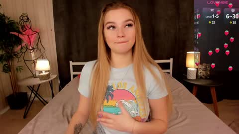 Day Alice Night Stella online show from December 18, 6:21 am