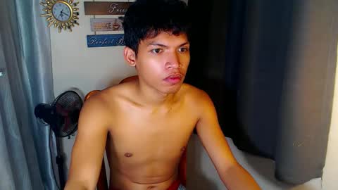 janlloyd04 online show from April 5, 3:58 am