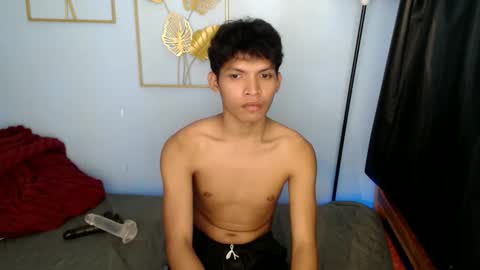 janlloyd04 online show from April 13, 7:58 am