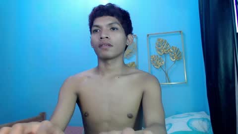janlloyd04 online show from July 6, 7:27 am